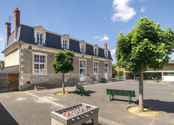 DAME Bourges - la cour de récréation