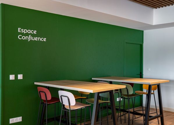 Le Cube - Salle Confluence Tables Hautes