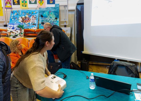 Forum salariés : projection témoignage sur un stand