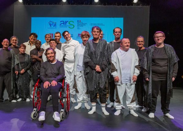 Planète 9 - Photographie Groupe des Danseurs