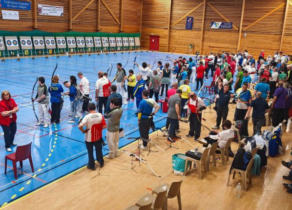 Jeunes en situation Handicap séance de Tir à l'arc indoor