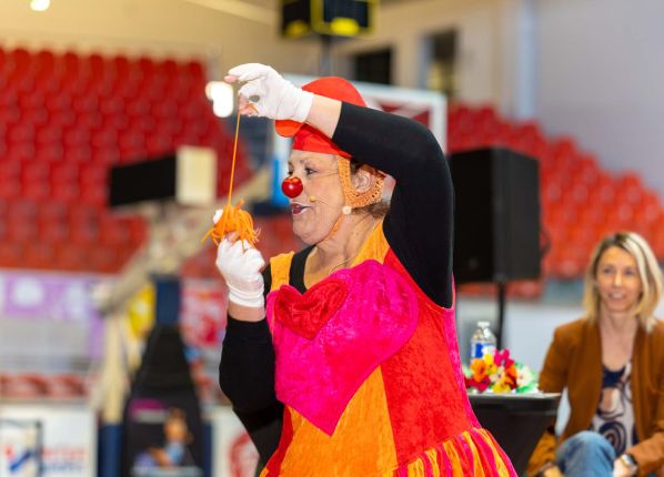 Forum salariés : un clownanalyste en premier plan