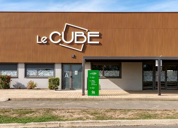 Le Cube - Façade du Lieu